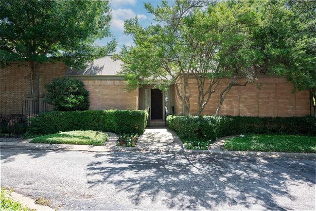 8858 Mccraw Drive, Townhouse with 2 bedrooms, 2 bathrooms and null parking in Dallas TX | Image 1