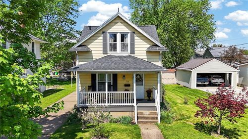 713 W Oak St, Orrville, OH, 44667-2025 | Card Image