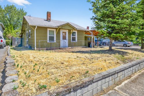 27 Elm St, Medford, OR, 97501-2919 | Card Image