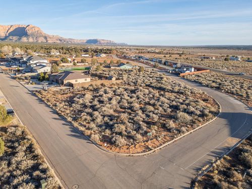1088 E Manzanita Dr, Apple Valley, UT, 84737-4906 | Card Image