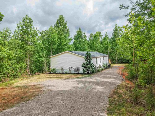 890 Burks Rd, Savannah, TN, 38372-6131 | Card Image