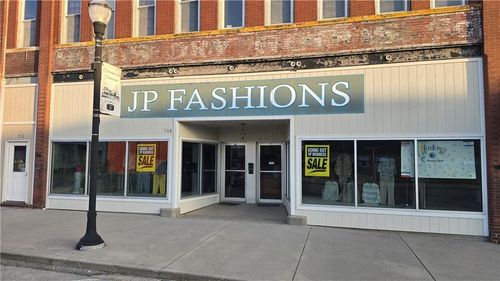 208 E 3rd St, Cameron, MO, 64429-1707 | Card Image