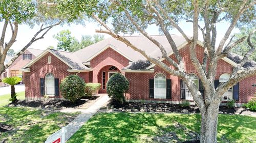 811 Piney Ridge Dr, Friendswood, TX, 77546-3563 | Card Image