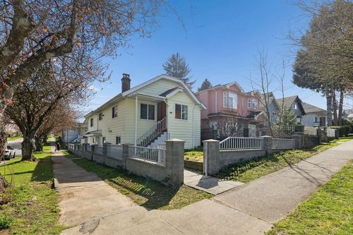 3708 Dumfries Street, Vancouver, BC, V5N3S7 | Card Image