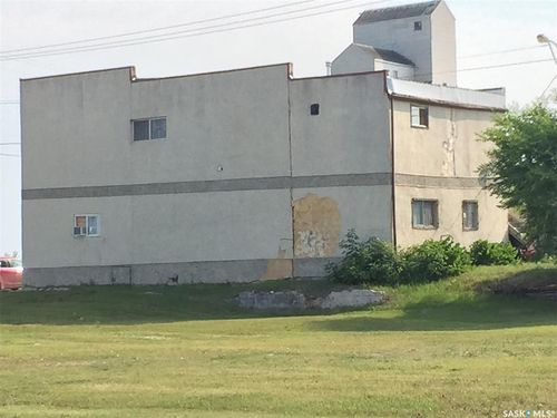 101 Railway Ave, Hudson Bay, SK, S0E | Card Image