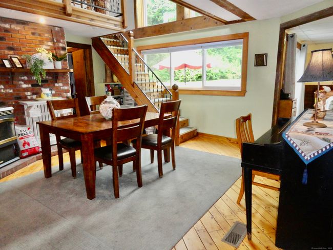 409 N Main St, Home with 5 bedrooms, 2 bathrooms and null parking in Winsted CT | Image 13