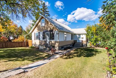 4808 49 St, House detached with 5 bedrooms, 2 bathrooms and 2 parking in Innisfail AB | Image 1