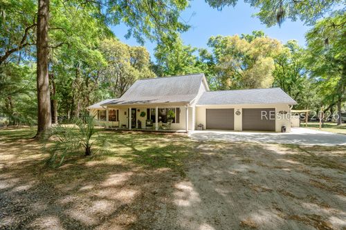 32 W Cedar Rd, Saint Helena Island, SC, 29920-3627 | Card Image