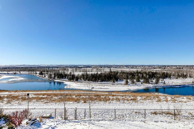 329 Douglasdale Point Se, Home with 4 bedrooms, 2 bathrooms and 6 parking in Calgary AB | Image 48