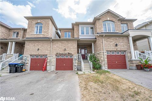 9 Greenwood Dr, Angus, ON, L3W1B5 | Card Image