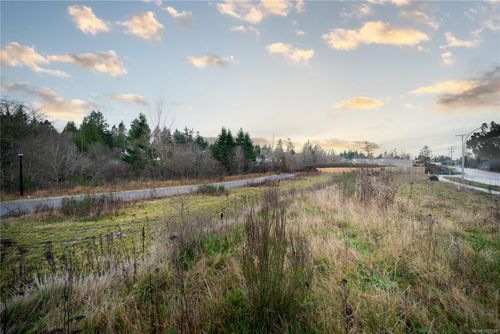 863 Old Victoria Rd, Nanaimo, BC, V9R0L3 | Card Image