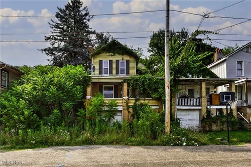 1825 Chester Ave, Wellsville, OH, 43968-1028 | Card Image