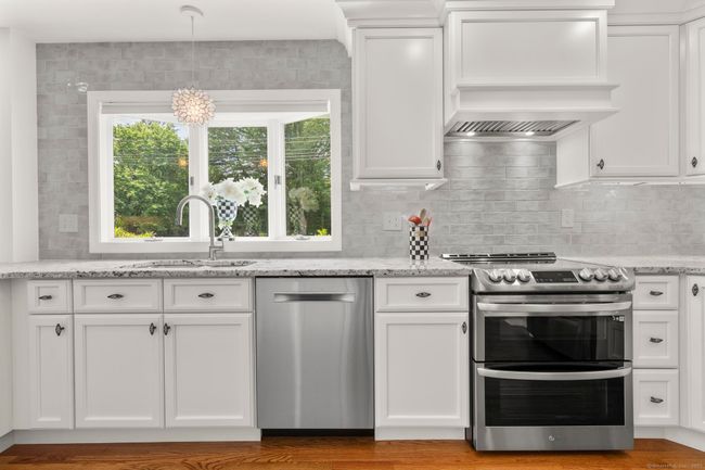22 Douglas Dr, House other with 4 bedrooms, 3 bathrooms and null parking in Norwalk CT | Image 11