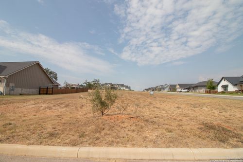 100 Juniper Pt, La Vernia, TX, 78121-0090 | Card Image