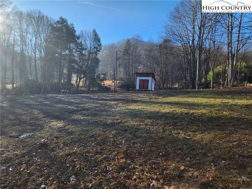 891 Little Elk Rd, Elk Park, NC, 28622-9131 | Card Image
