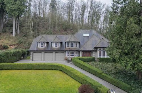 {{alt}} | Card Image