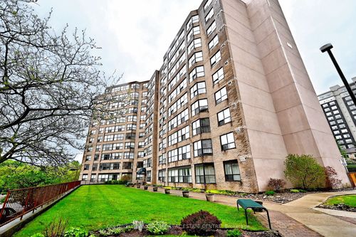 208-250 Davis Drive, Newmarket, ON, L3Y7T7 | Card Image