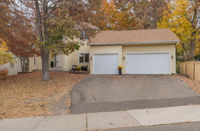 Front Entrance | Image 33