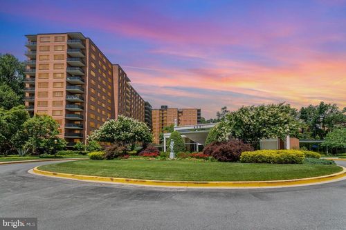 apt-910w-4201 Cathedral Ave Nw, WASHINGTON, DC, 20016-4966 | Card Image