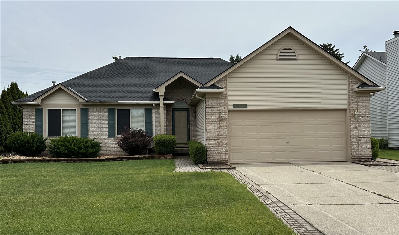 Cross Creek Dr, Chesterfield, MI 48047