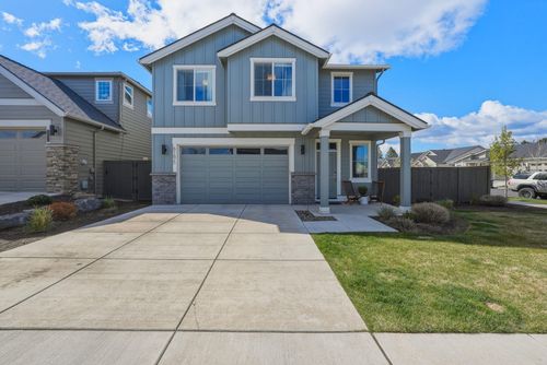 61675 Se Depot Loop, Bend, OR, 97702-3861 | Card Image