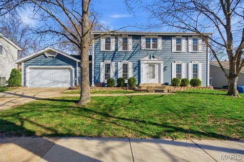 277 Oak Path Dr, Ballwin, MO, 63011-3439 | Card Image