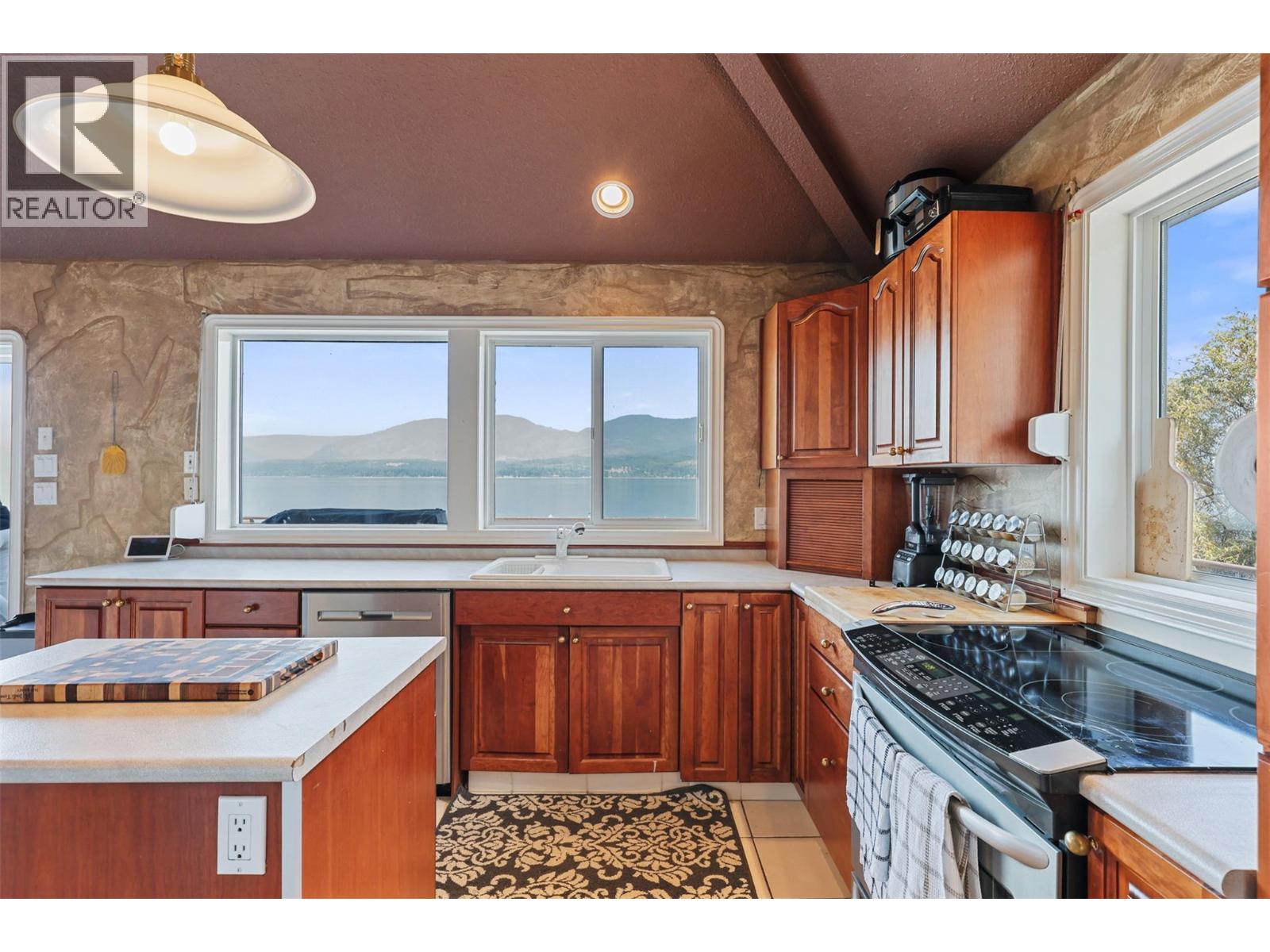 Residential in Eagle Bay 4