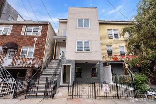 414 6th St, Union City, NJ, 07087-4021 | Card Image