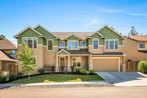 86 Ne Telima Ln, Bend, OR, 97701-6966 | Card Image