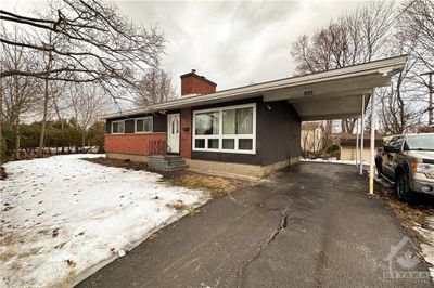 935 Goren Ave, House other with 3 bedrooms, 2 bathrooms and 3 parking in Ottawa ON | Image 1