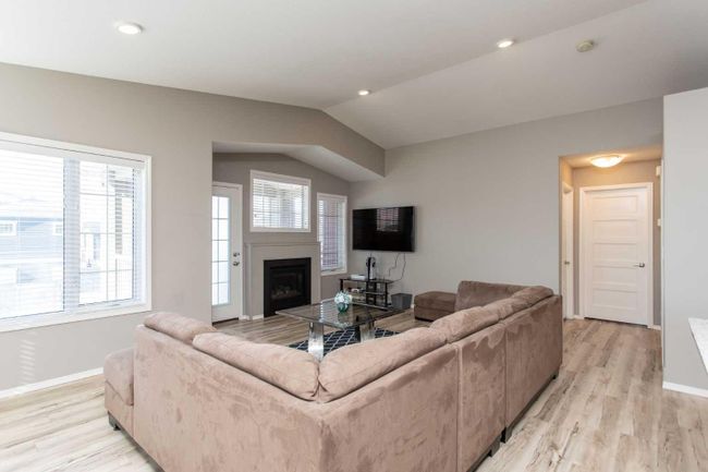 23 Golden Crescent, Home with 2 bedrooms, 1 bathrooms and 2 parking in Red Deer AB | Image 9