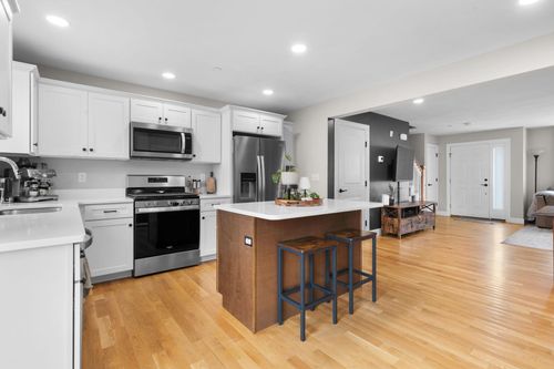 5-30 Brook St, Derry, NH, 03038-3621 | Card Image