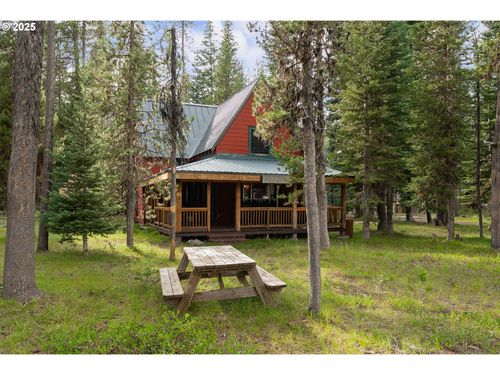 85 Diamond Lake Loop, Chemult, OR, 97731-9704 | Card Image