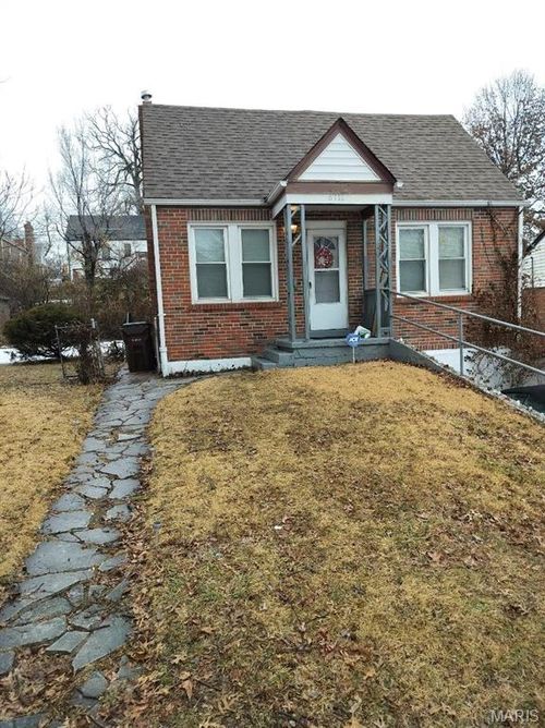 6711 Daiber St, Saint Louis, MO, 63121-3110 | Card Image