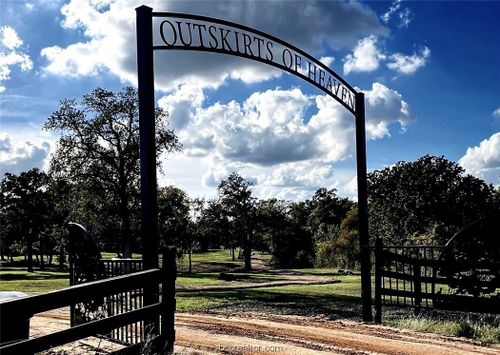 8321 Equestrian Ln, Washington, TX, 77880-1521 | Card Image