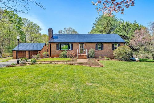 107 Casaloma Dr, Forest, VA, 24551-1707 | Card Image