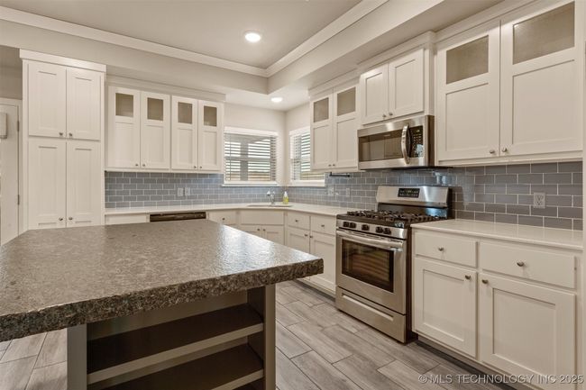 27623 109 Th St, House other with 3 bedrooms, 2 bathrooms and null parking in Coweta OK | Image 24