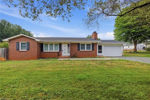 205 Cook St, Rural Hall, NC, 27045-9484 | Card Image