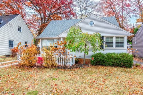 553 Kenilworth Rd, Bay Village, OH, 44140-2476 | Card Image