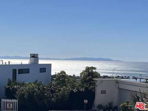 1357 Chautauqua Blvd, Pacific Palisades, CA, 90272-2607 | Card Image