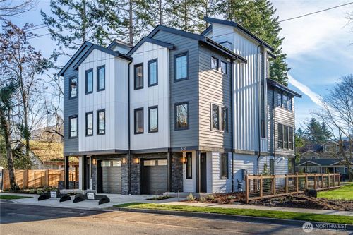 539 Nw Juniper St, Issaquah, WA, 98027-2423 | Card Image