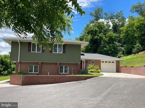 820 Woodland Ave, LAVALE, MD, 21502-7241 | Card Image