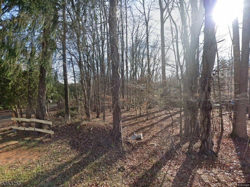 96 Pier Ln, Fairfield, NJ, 07004-2113 | Card Image