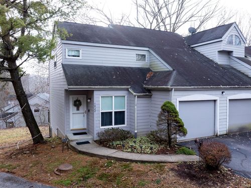 1922 E Bay Pointe Dr, Bloomington, IN, 47401-8136 | Card Image