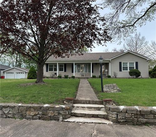 545 N 17th St, Lexington, MO, 64067-1123 | Card Image