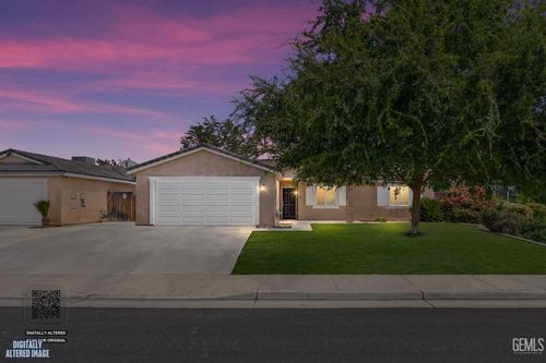 5504 Baja Dr, Bakersfield, CA, 93307-3185 | Card Image