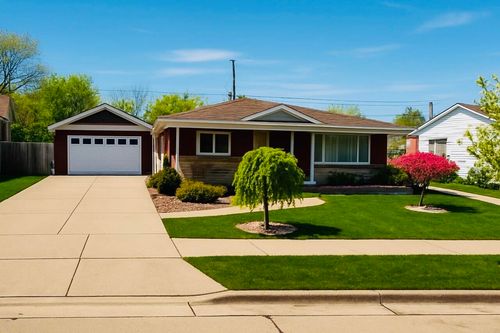 2524 Loraine Ave, RACINE, WI, 53404-1716 | Card Image