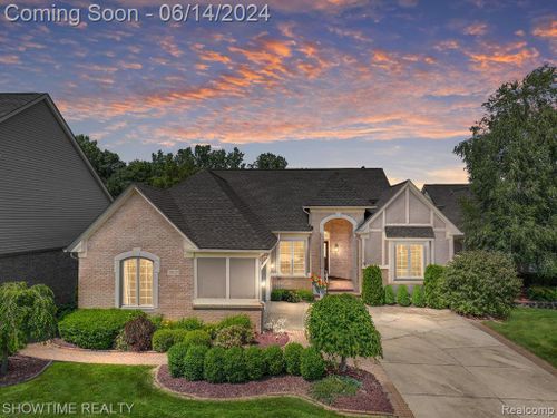 7907 Glacier Club Drive, Washington Twp, MI, 48094 | Card Image