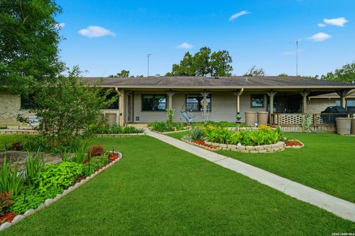 945 Colleen Dr, Canyon Lake, TX, 78133-5248 | Card Image