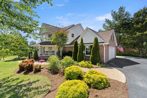 269 Baldwin Ln, Staunton, VA, 24401-8951 | Card Image